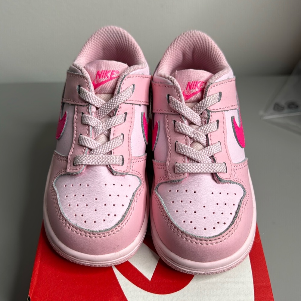 SOLD:Nike Dunks